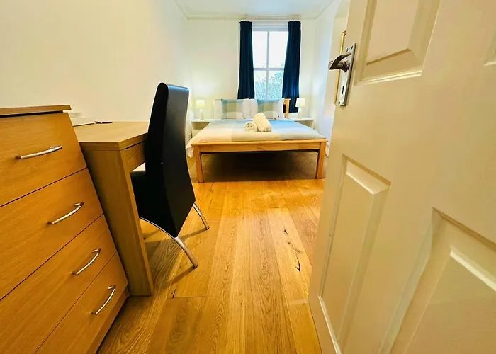 Cosy Home In Kensington - Great Location! 3 Minutes Walk To Earl\'S Court Station
